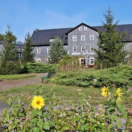 Spacious Mansion In Lehesten With Sauna