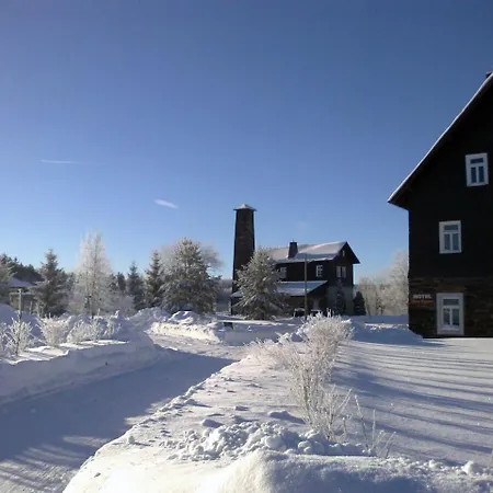 Nyaraló Spacious Mansion In Lehesten With Sauna
